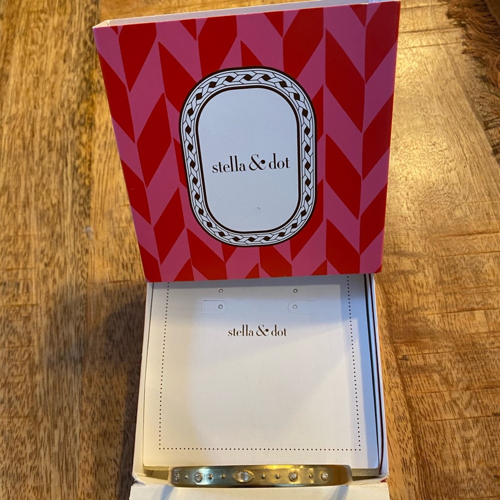 Stella & Dot Gold Artisan Cuff